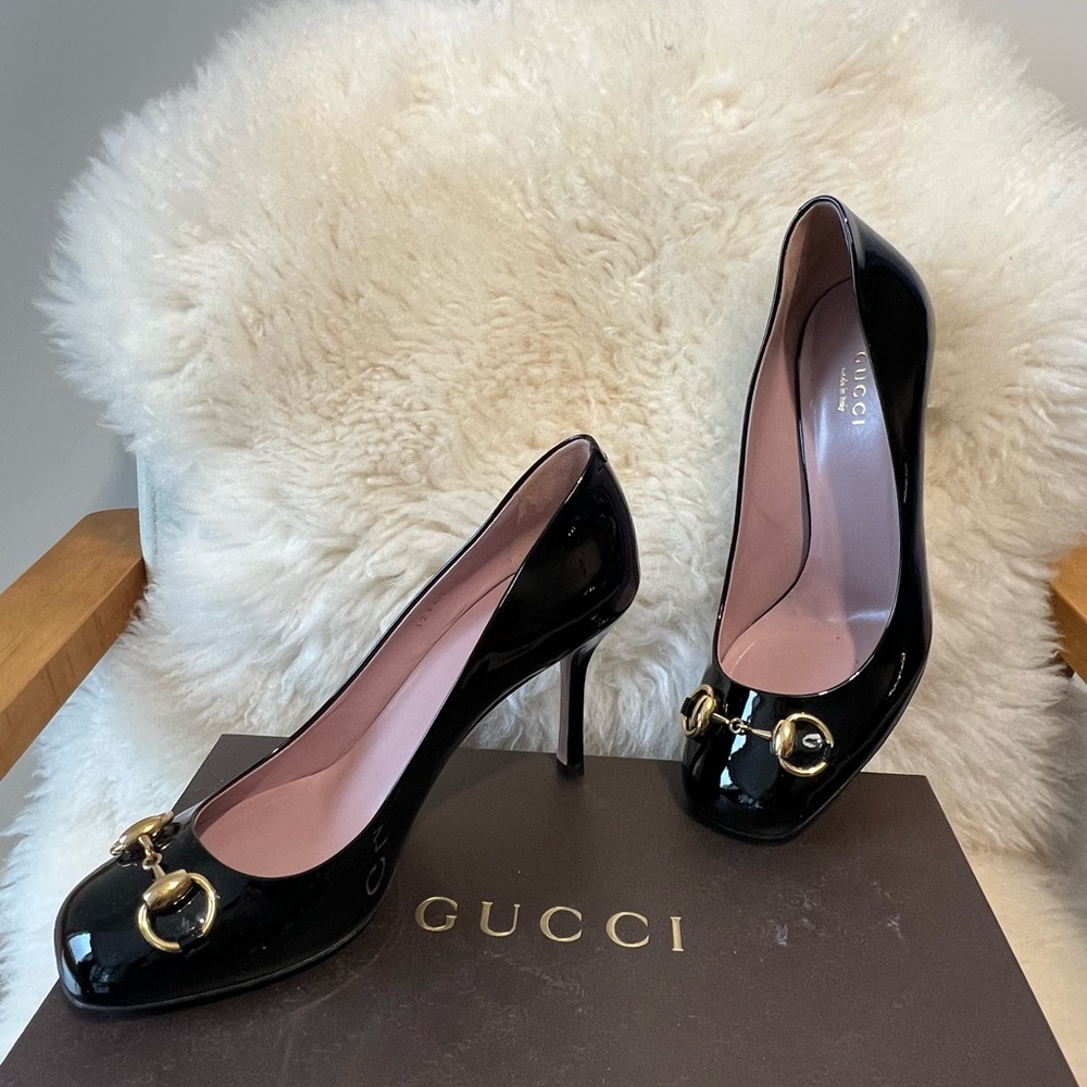 Patent black Gucci heels in size 37